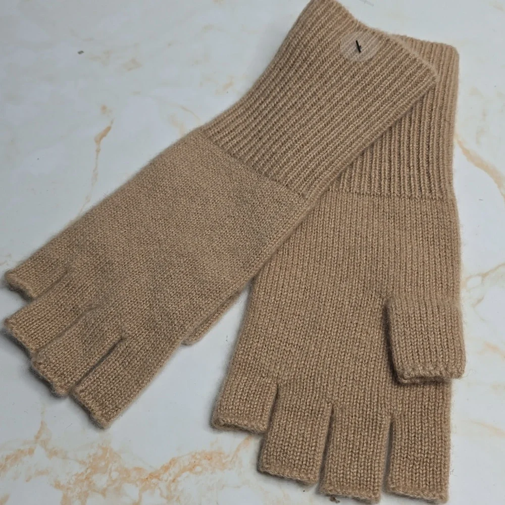 Nordstrom Beige Fingerless Gloves New With Tags